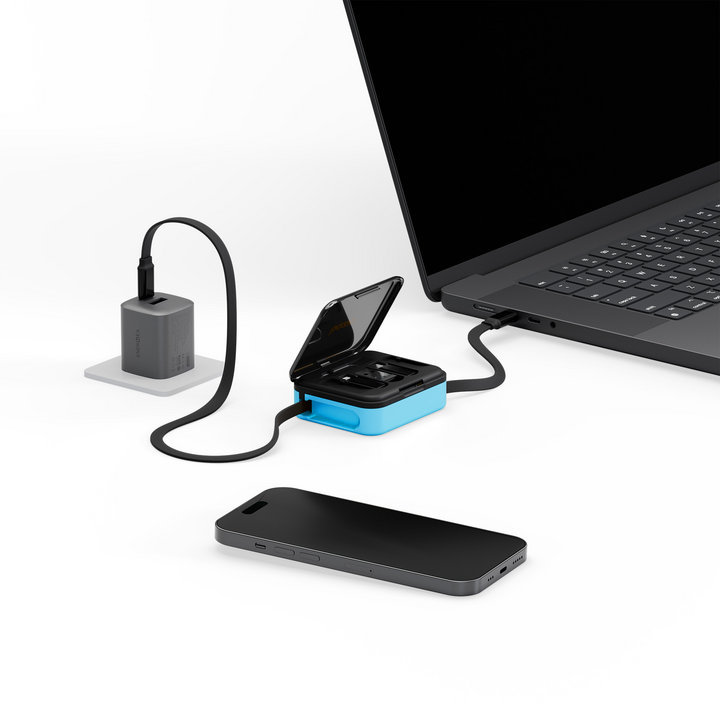 BAZIC GOCHARGE LOOP, 5 IN 1 CABLE KIT WITH SWAPPABLE USB A & LIGHTING ADAPTERS, 1M RETRACTABLE CABLE - BLUE