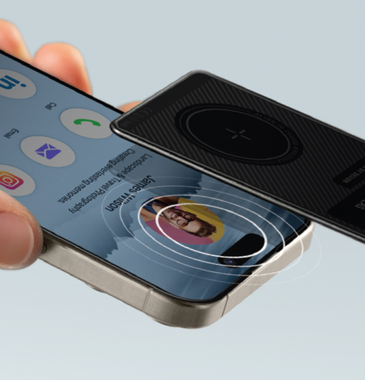 UNIQ ATLAS NFC-ENABLED CARD TRACKER - GRAPHITE (GRAPHITE)