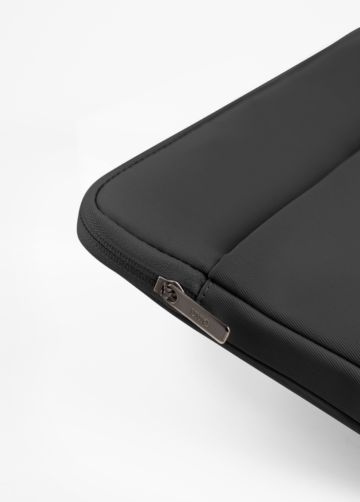 UNIQ BERGEN PROTECTIVE NYLON LAPTOP SLEEVE (UP TO 16”) - MIDNIGHT BLACK