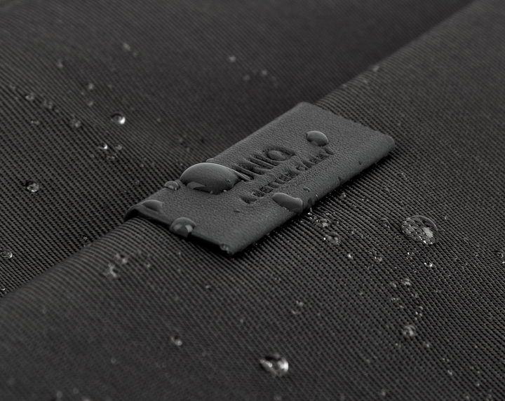 UNIQ BERGEN PROTECTIVE NYLON LAPTOP SLEEVE (UP TO 16”) - MIDNIGHT BLACK