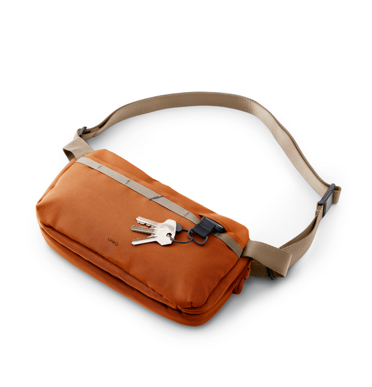 UNIQ DENVER CANVAS CROSSBODY BAG (5L)