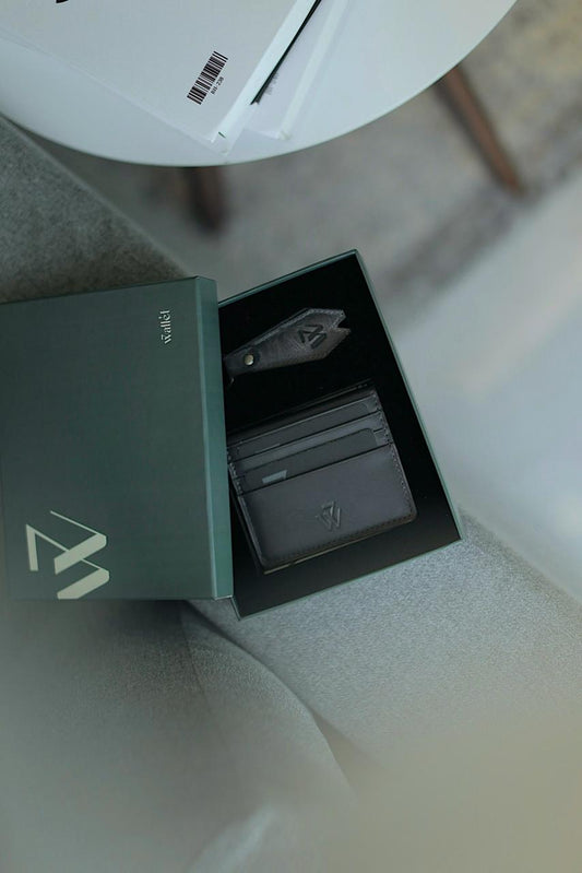 7 WALLET GENUINE  LEATHER WITH KEYCHAIN COMBO  GRAY TIGUAN-BROWN