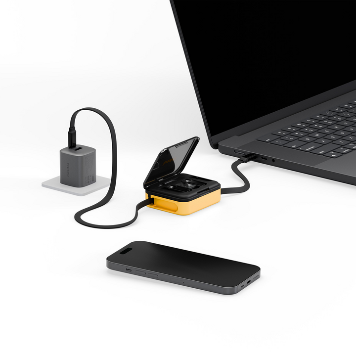 BAZIC GOCHARGE LOOP, 5 IN 1 CABLE KIT WITH SWAPPABLE USB A & LIGHTING ADAPTERS, 1M RETRACTABLE CABLE - YELLOW