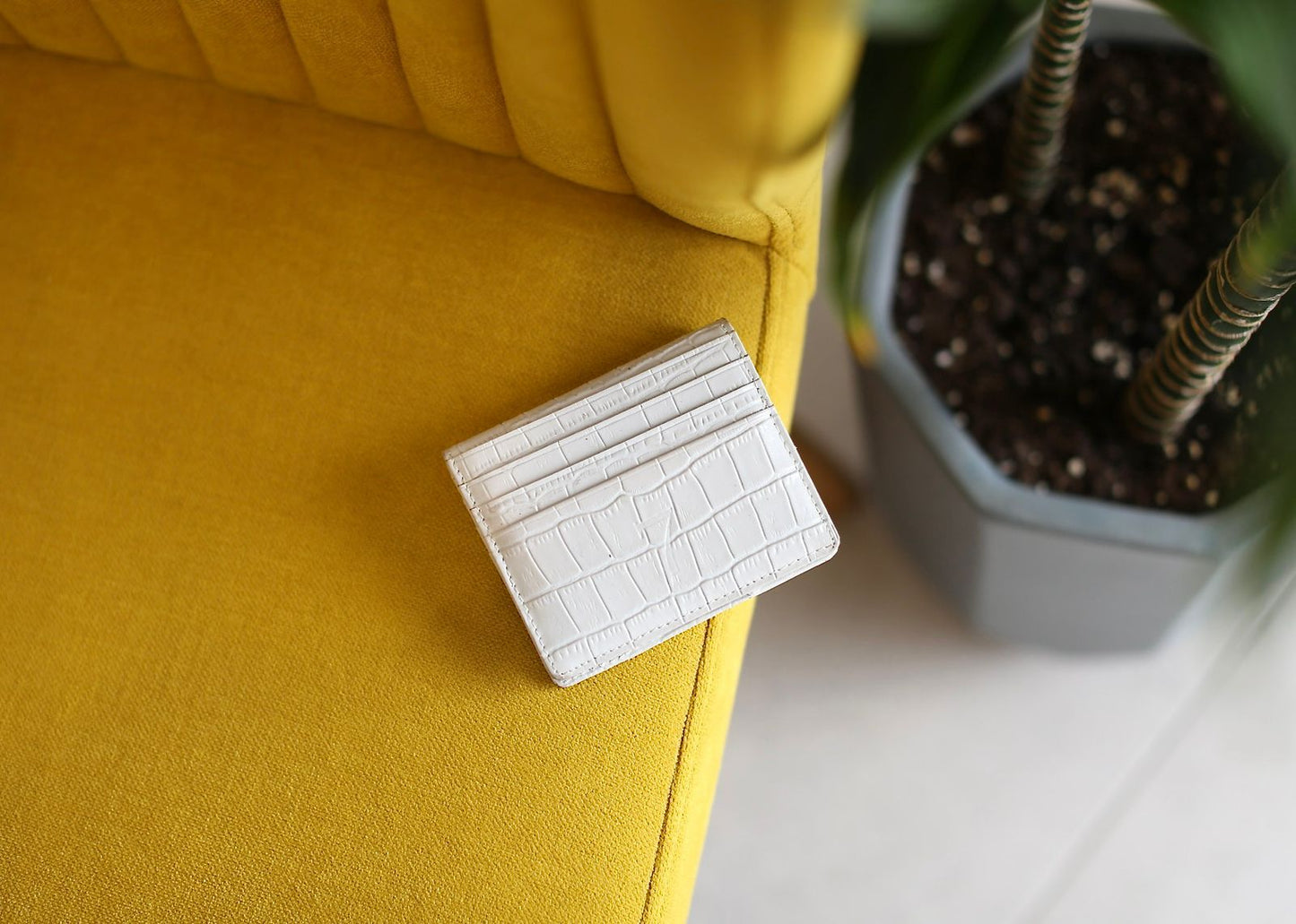 7 WALLET CROAC LEATHER CARD WALLET -WHITE