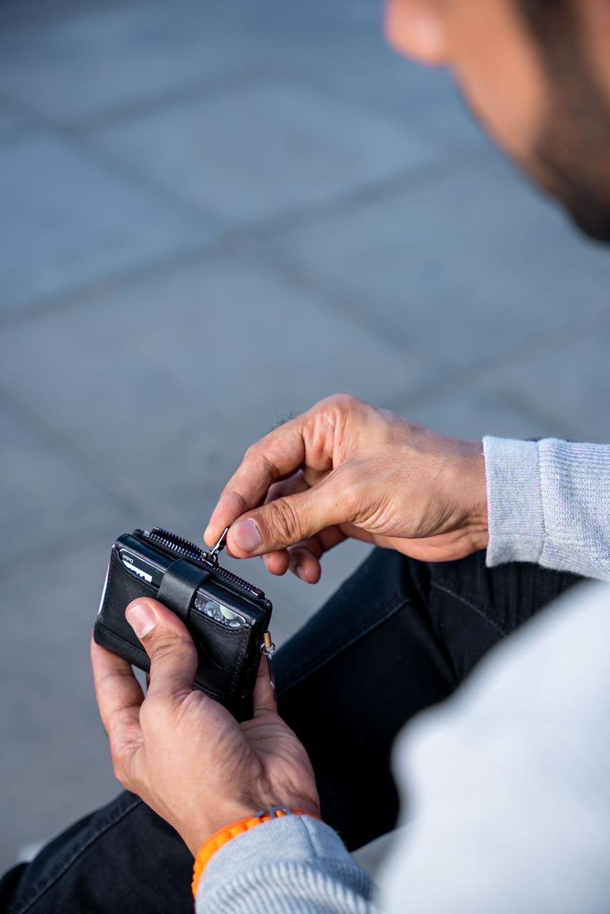 7 WALLET ORIGNAL LETATHER COIN ZIPPER- BLACK