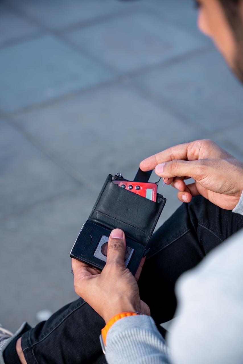 7 WALLET ORIGNAL LETATHER COIN ZIPPER- BLACK